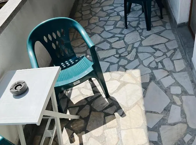 Privatunterkunft несебър, къща със под наем с баня, тоалетна и тераса само на 400метра от двата плажа в *