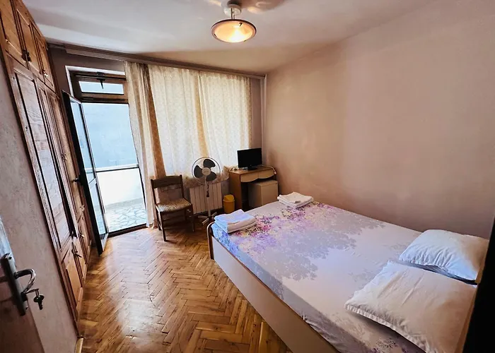 несебър, къща със под наем с баня, тоалетна и тераса само на 400метра от двата плажа в Nessebar